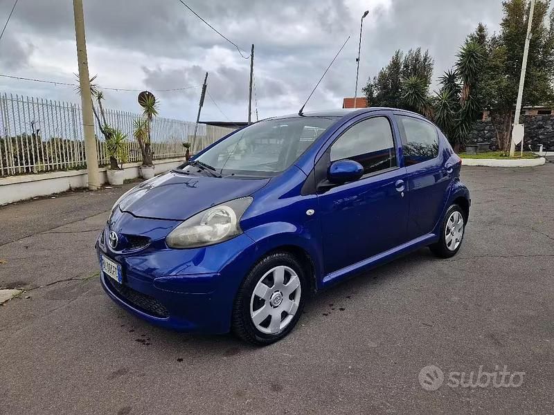 Usata Toyota Aygo Sol 68 CV (50 kW) 2007 Blu/azzurro Utilitaria
