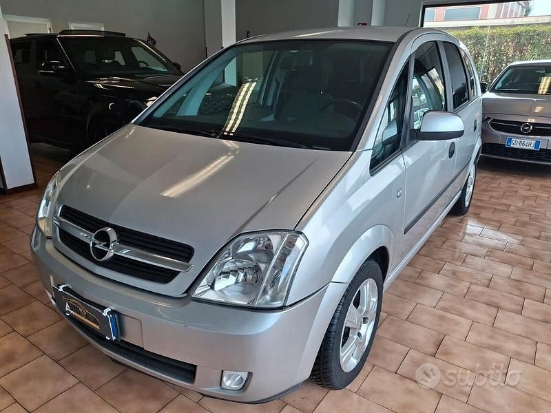 Usata Opel Meriva Cosmo 101 CV (74 kW) 2004 Grigio Monovolume
