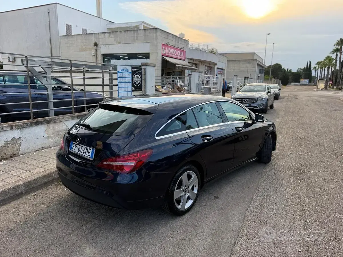 Usata Mercedes CLA180 109 CV (80 kW) 2018 Bluazzurro Coupé