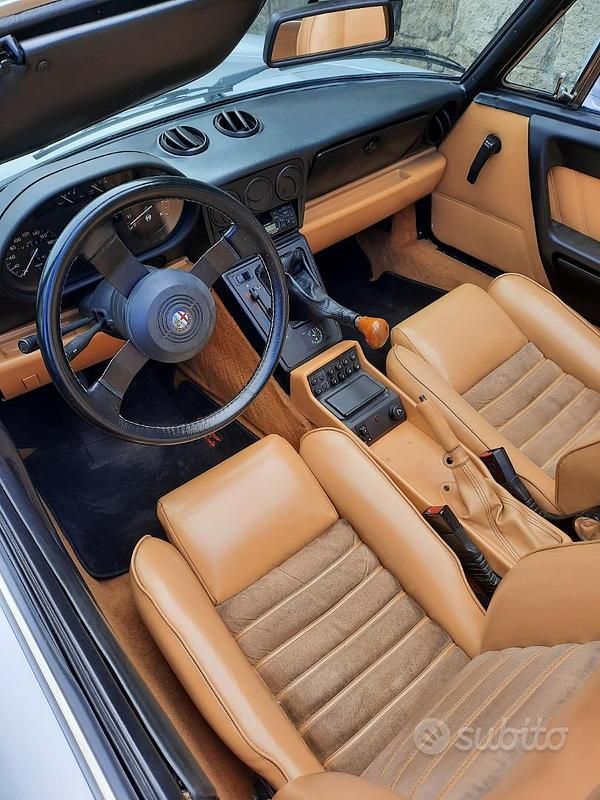 Usata Alfa Romeo Spider 122 CV (89 kW) 1990 Grigio Cabrio