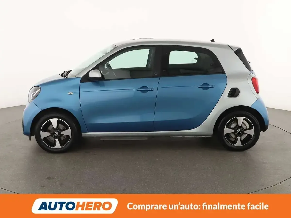 Usata Smart ForFour Electric Drive Passion 41 kW (56 CV) 2020 Blu/azzurro Utilitaria