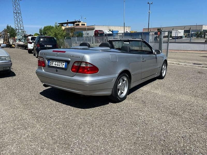 Usata Mercedes CLK200 Elegance 163 CV (119 kW) 2001 Argento Cabrio