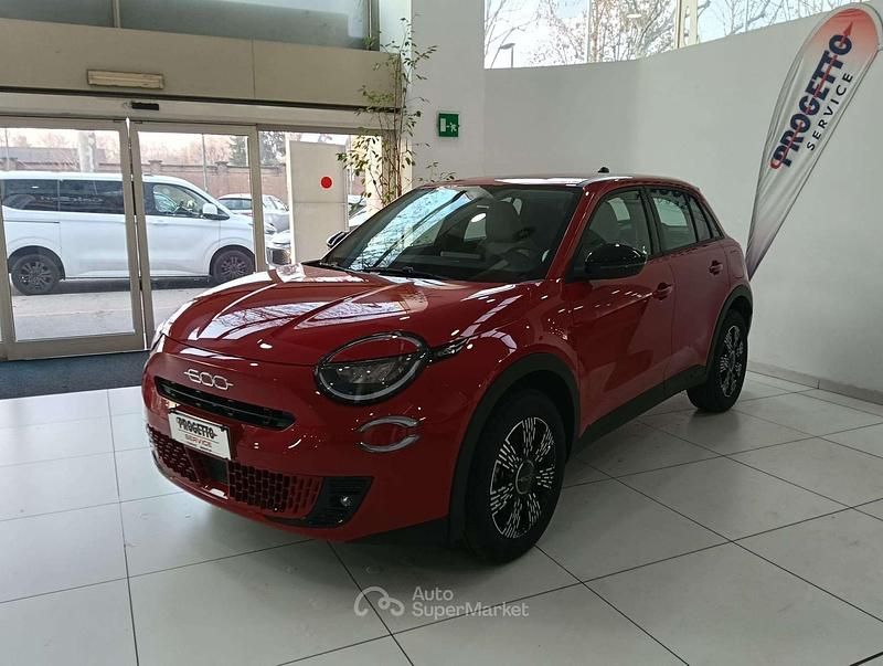 Nuova Fiat 600 Icon 136 CV (100 kW) 2025 Rosso SUV