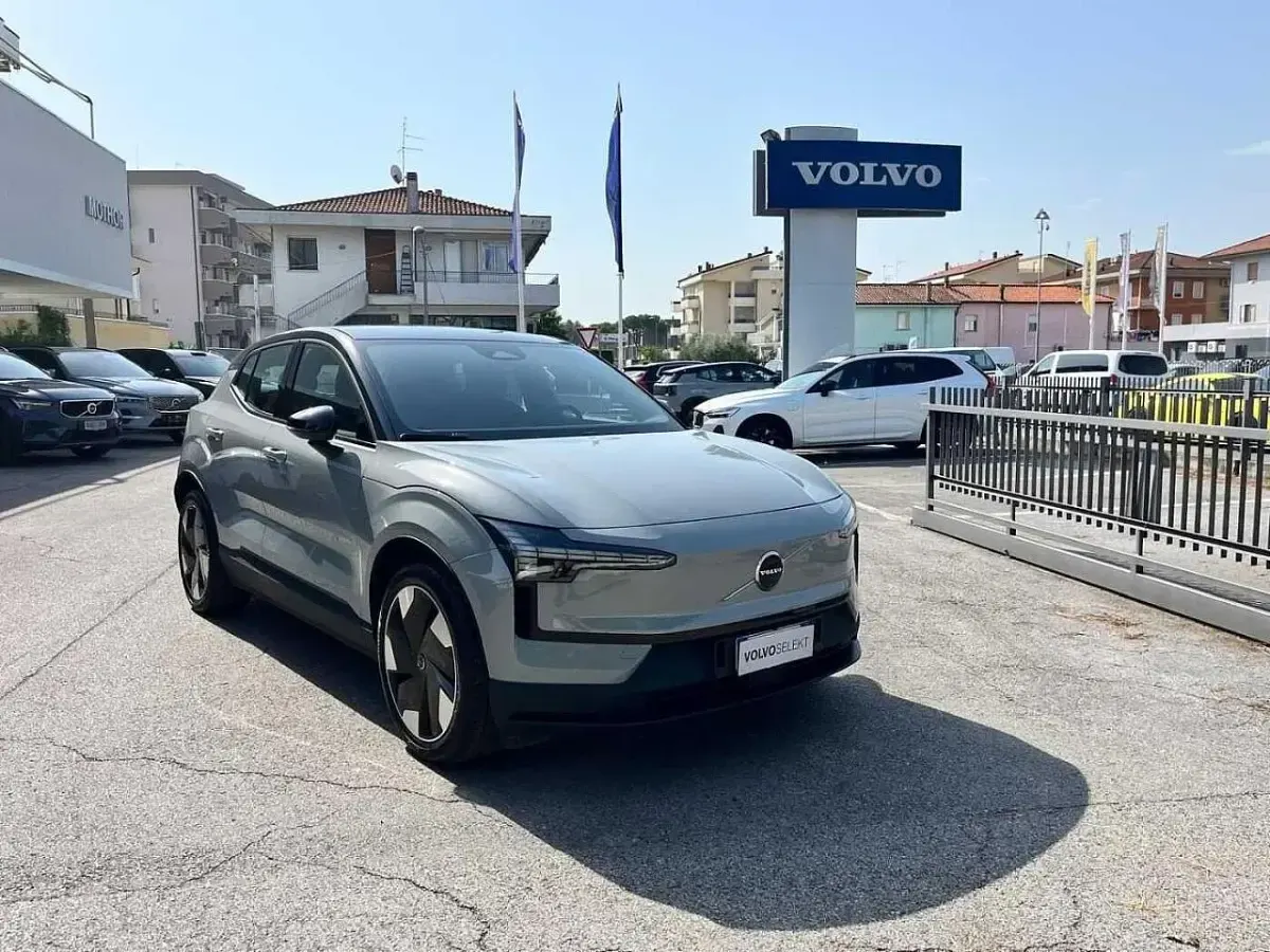 Usata Volvo EX30 Plus 200 kW (272 CV) 2024 Grigio SUV