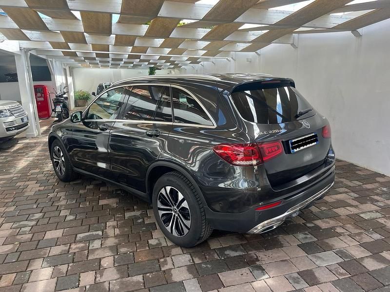 Usata Mercedes GLC220 194 CV (142 kW) 2021 Nero SUV