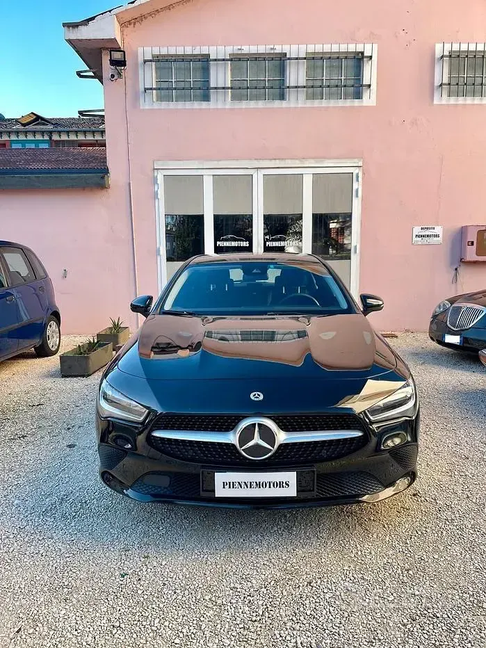 Usata Mercedes CLA180 Shooting Brake 136 CV (100 kW) 2022 Nero Station wagon
