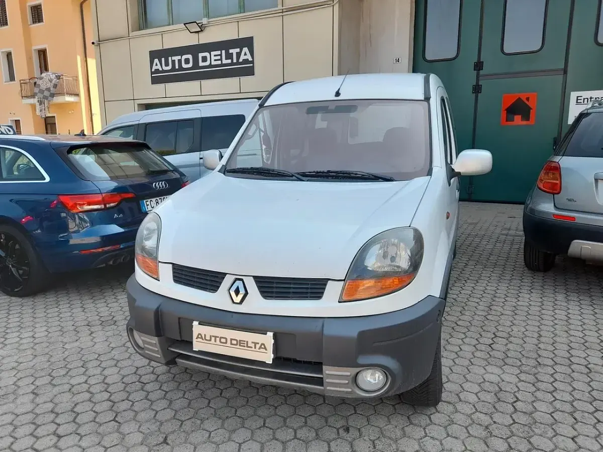 Usata Renault Kangoo 84 CV (61 kW) 2004 Bianco Monovolume