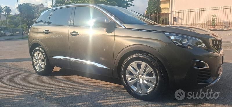 Usata Peugeot 3008 S 120 CV (88 kW) 2017 Verde SUV