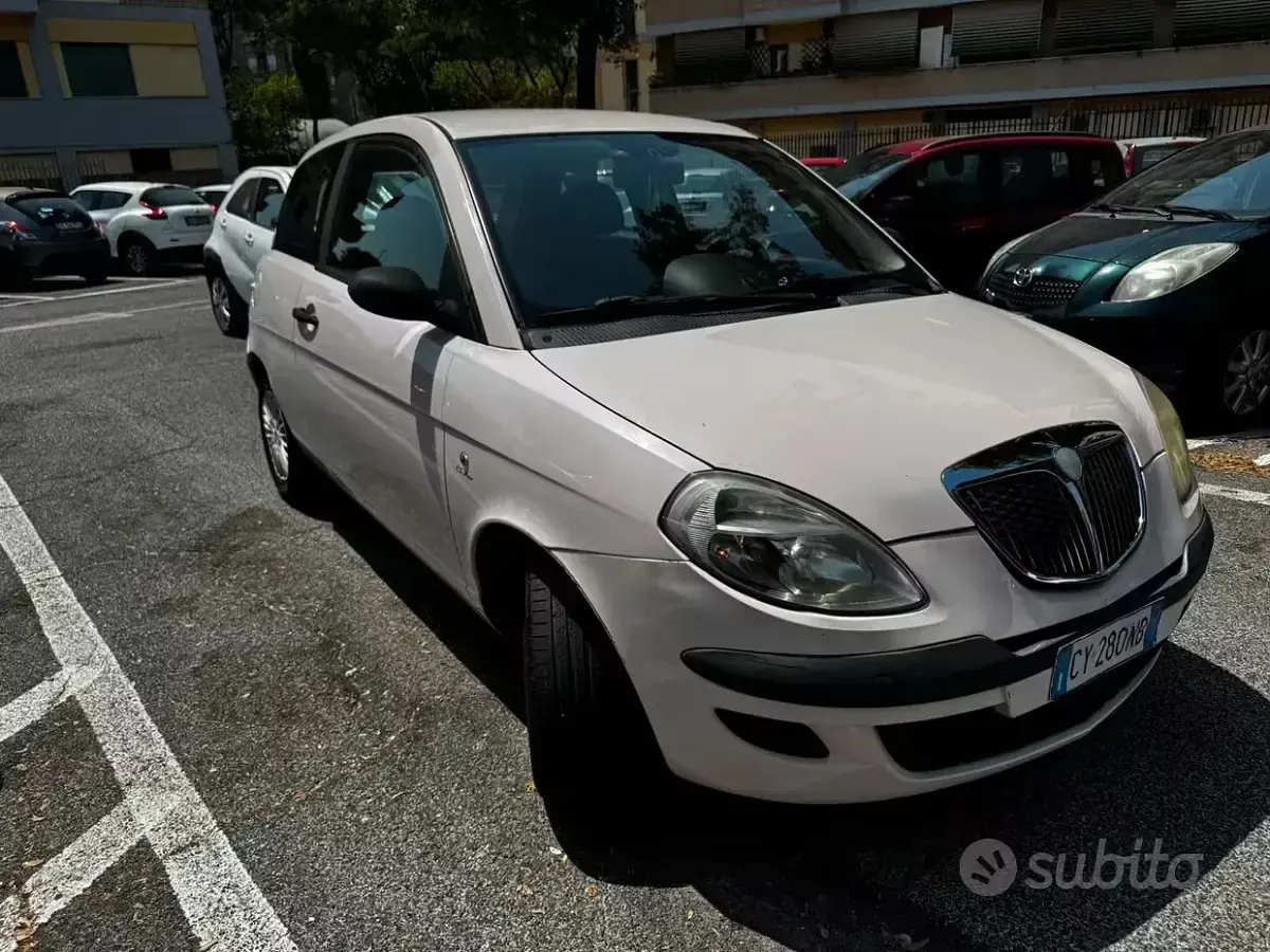 Usata Lancia Ypsilon 86 CV (63 kW) 2005 Giallo Utilitaria