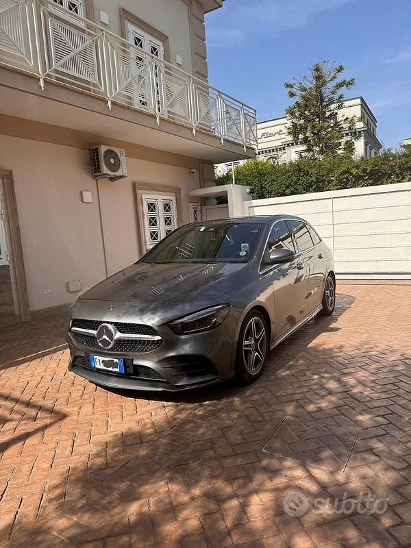 Grigio Usata 2019 Mercedes B200 Premium Monovolume | 23.400 € - Immagine 1/4