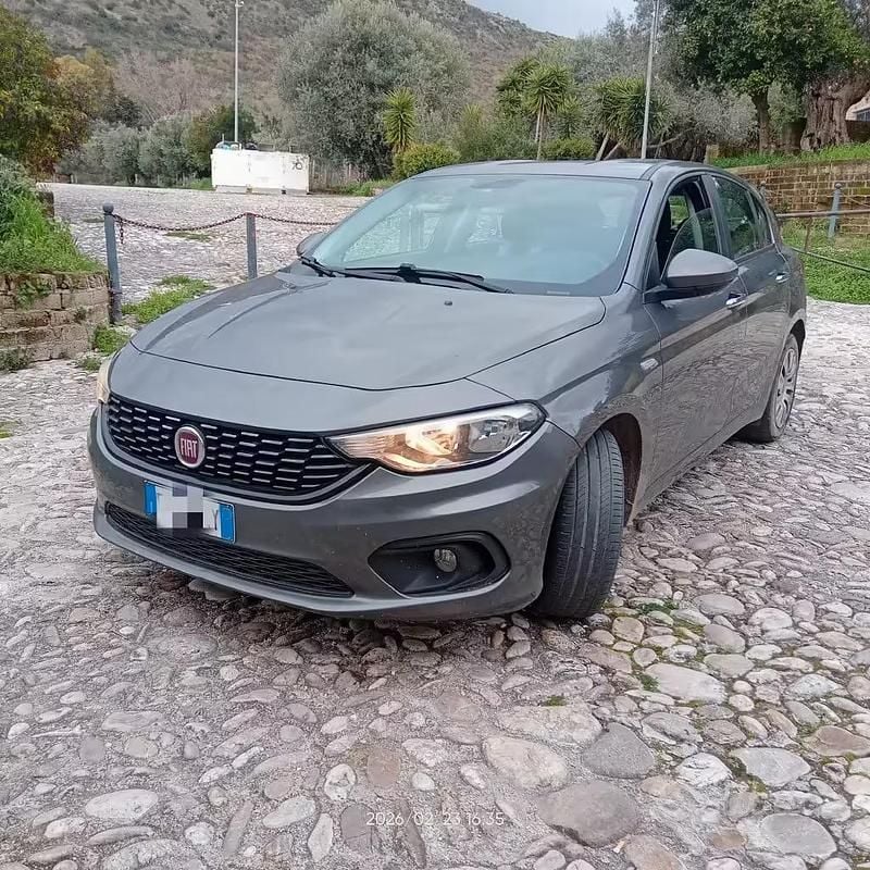 Usata Fiat Tipo 120 CV (88 kW) 2017 Grigio Berlina