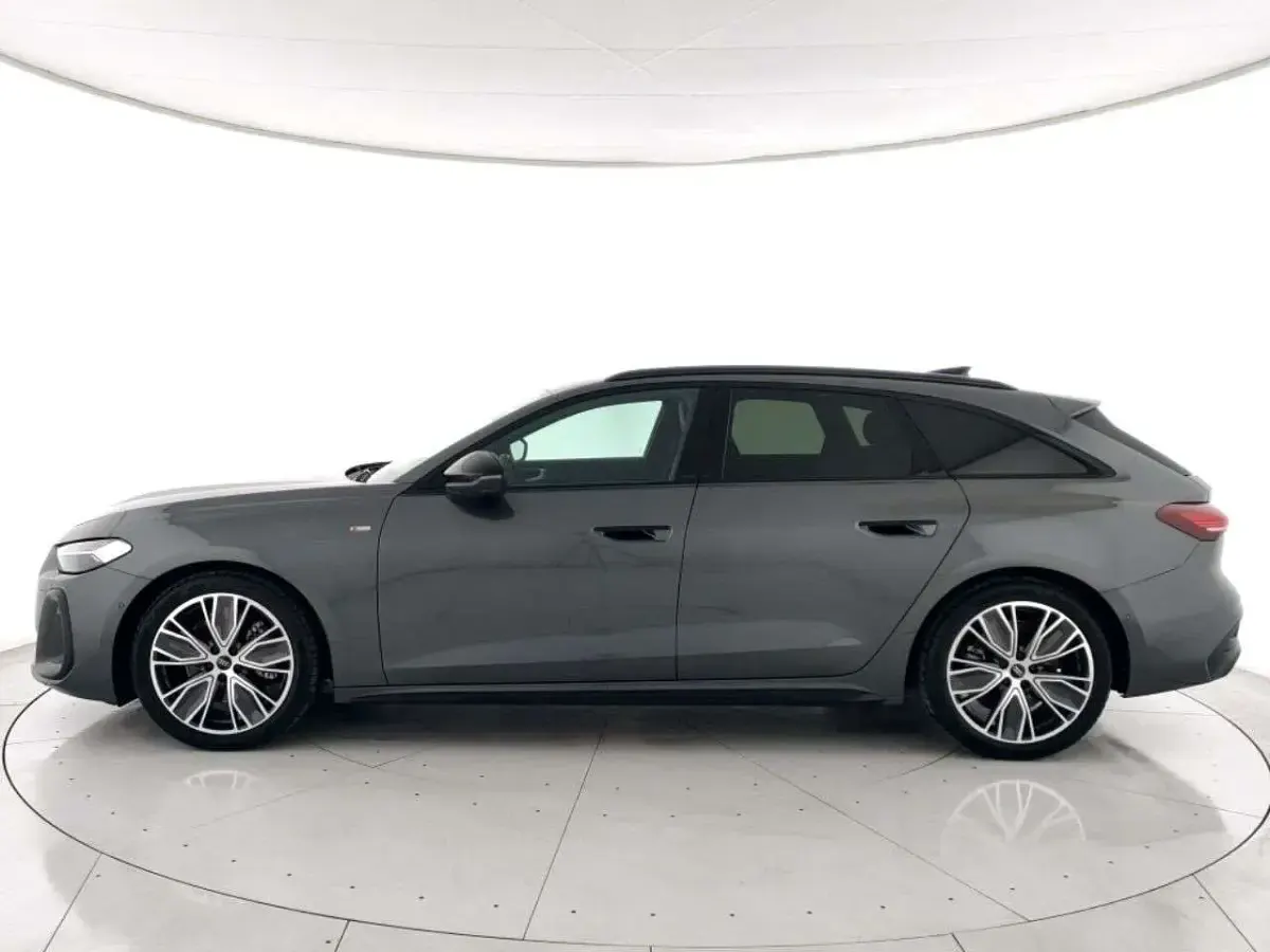 Nuova Audi A5 S-Line 204 CV (150 kW) 2025 Grigio daytona Station wagon
