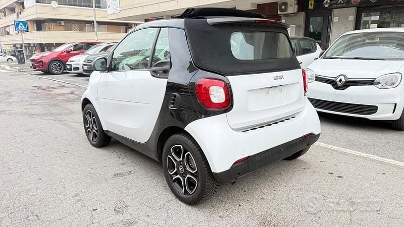 Usata Smart ForTwo Cabrio Passion 90 CV (66 kW) 2019 Bianco Cabrio