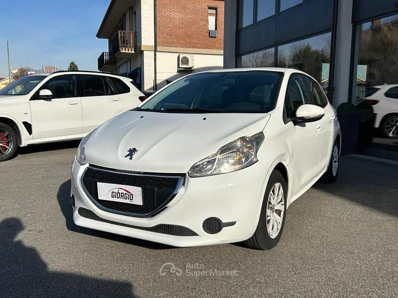 Usata Peugeot 208 Active 68 CV (50 kW) 2014 Bianco Utilitaria