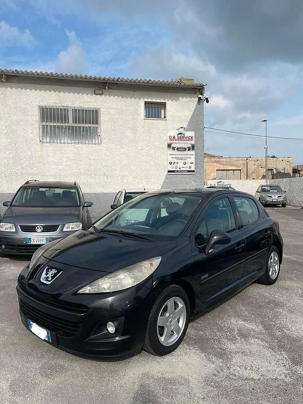 Usata Peugeot 207 75 CV (55 kW) 2010 Nero Berlina