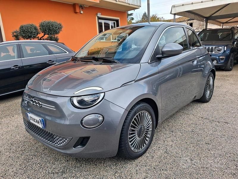 Usata Fiat 500e Opening Edition 86 kW (118 CV) 2021 Grigio Berlina