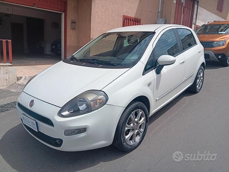 Usata Fiat Punto Lounge 77 CV (56 kW) 2014 Bianco Utilitaria