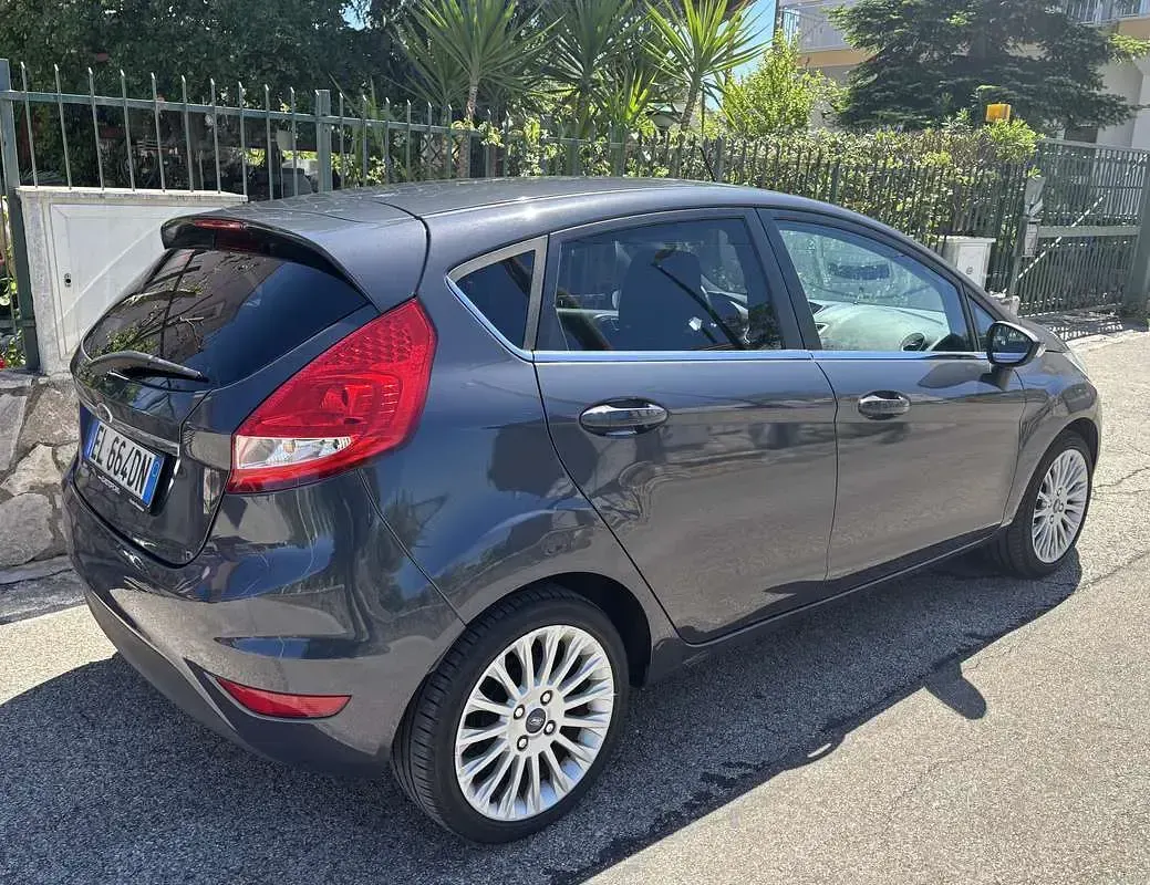 Usata Ford Fiesta Titanium 92 CV (67 kW) 2012 Berlina