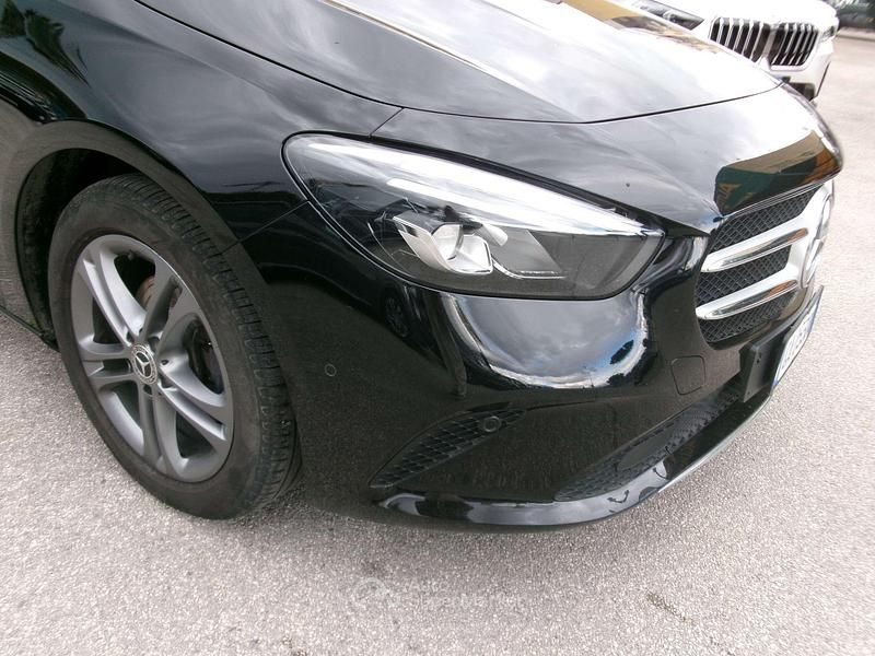 Usata Mercedes B160 95 CV (69 kW) 2020 Nero Utilitaria
