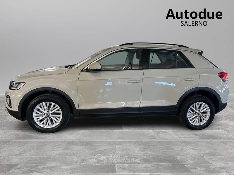 Usata VW T-Roc Life 110 CV (80 kW) 2022 Beige SUV