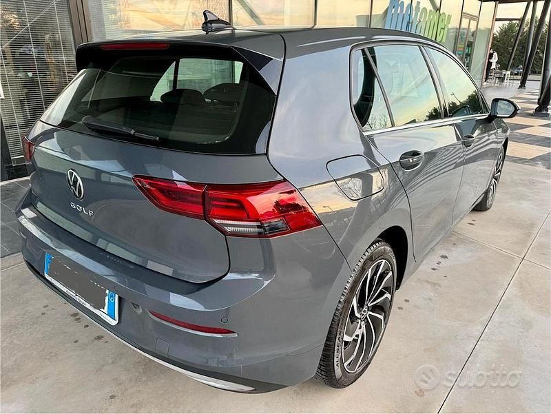 Usata VW Golf VIII 115 CV (84 kW) 2020 Grigio Berlina