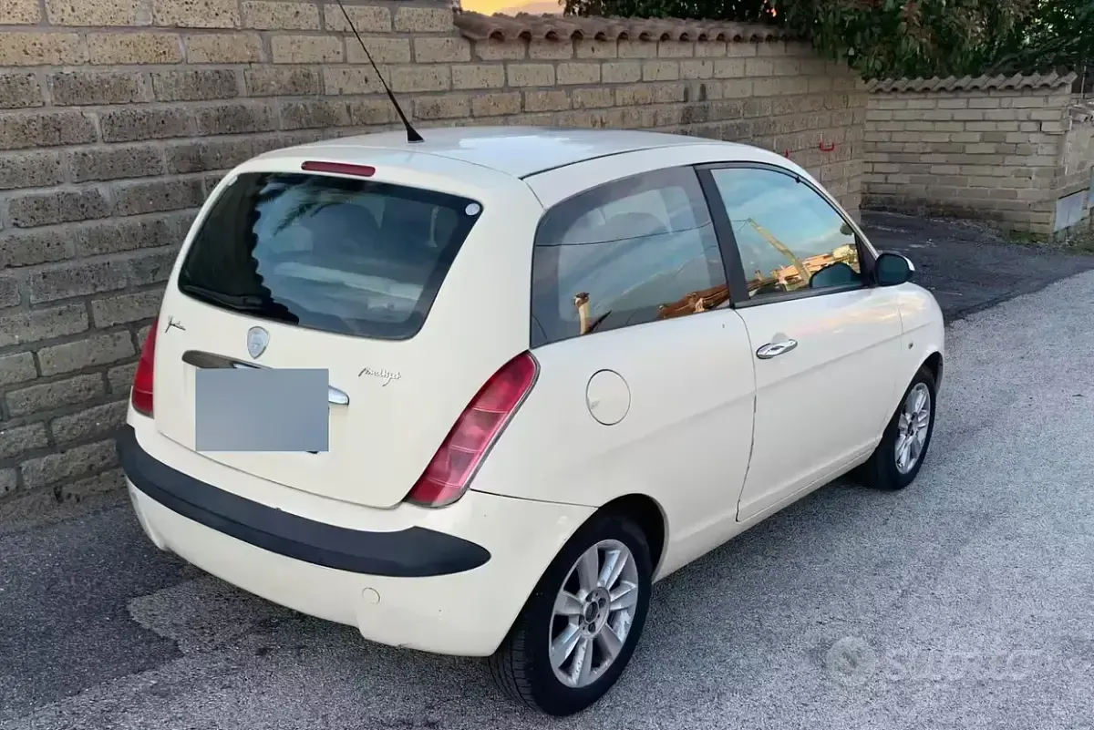 Usata Lancia Ypsilon 69 CV (50 kW) 2004 Utilitaria