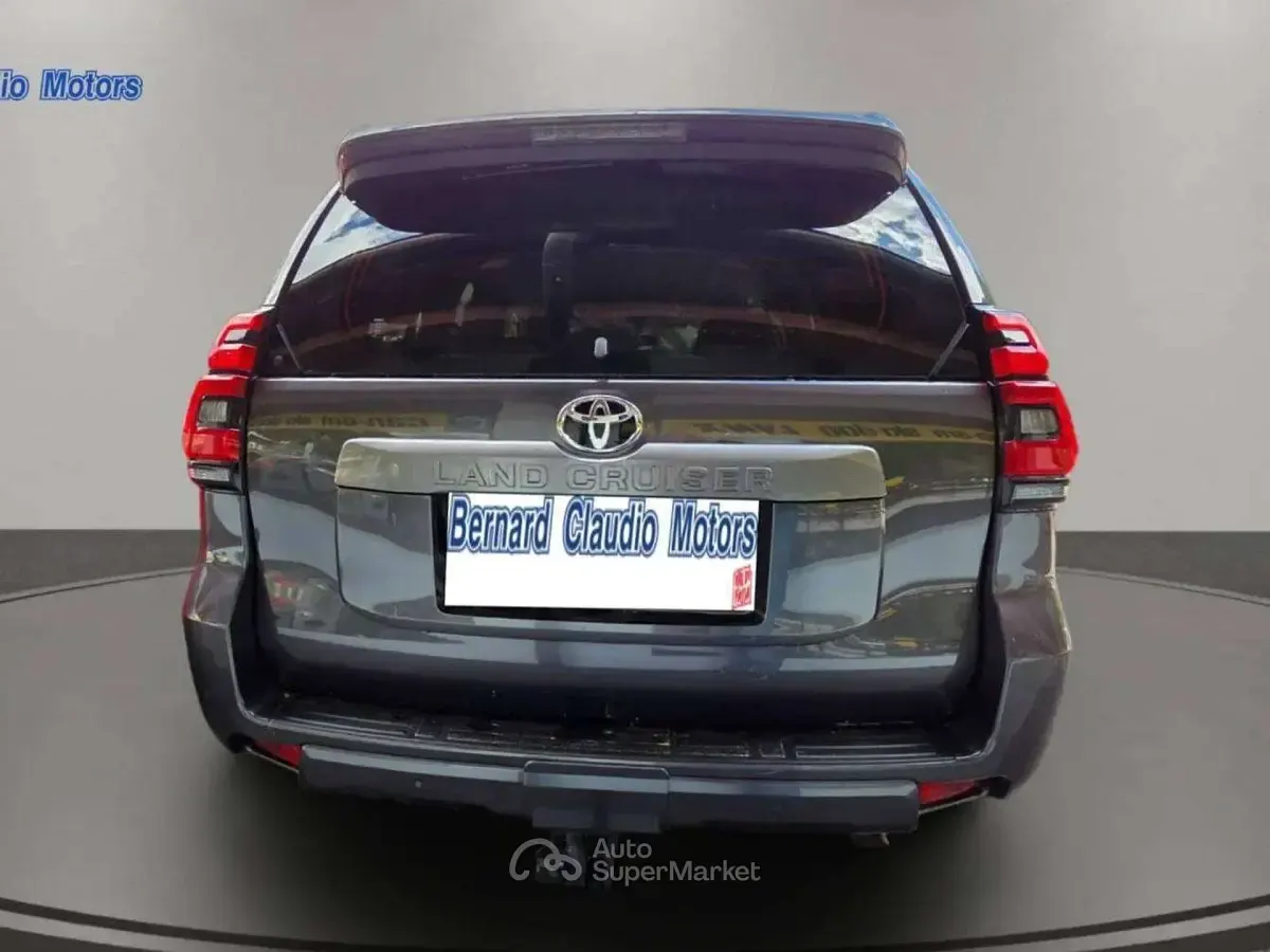 Usata Toyota Land Cruiser 204 CV (150 kW) 2023 Grigio SUV