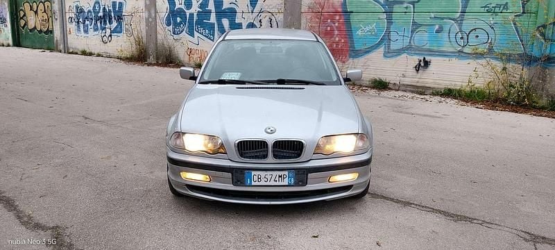 Usata BMW 320 136 CV (100 kW) 2001 Berlina