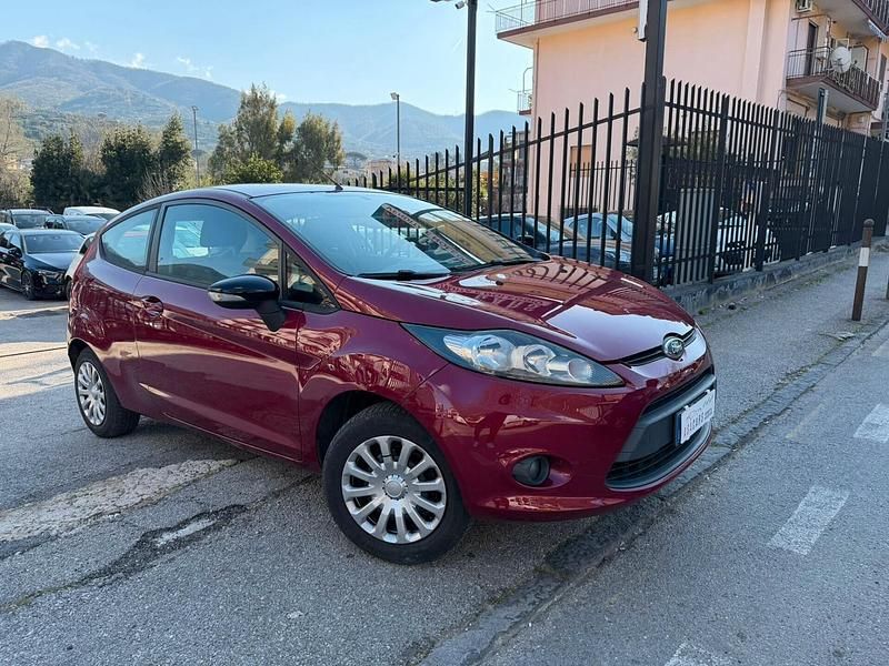 Usata Ford Fiesta 70 CV (51 kW) 2010 Rosso Utilitaria