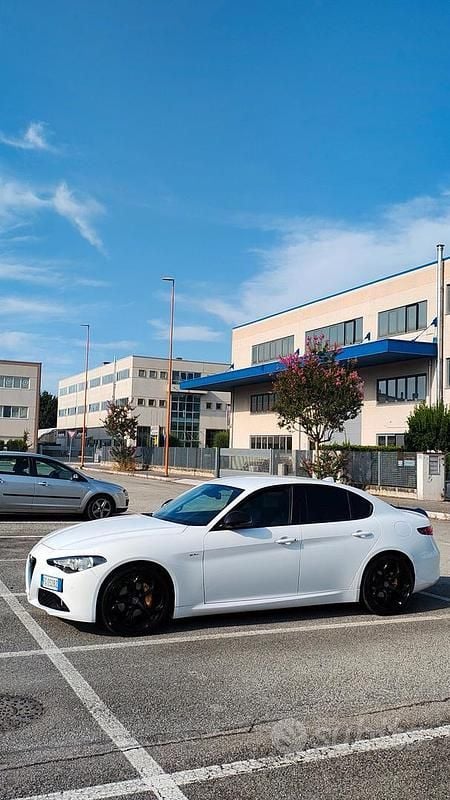 Usata Alfa Romeo Giulia 180 CV (132 kW) 2016 Bianco Berlina