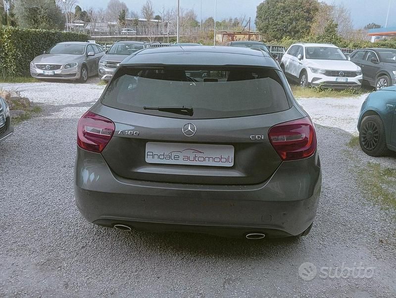 Usata Mercedes A180 109 CV (80 kW) 2015 Grigio Berlina