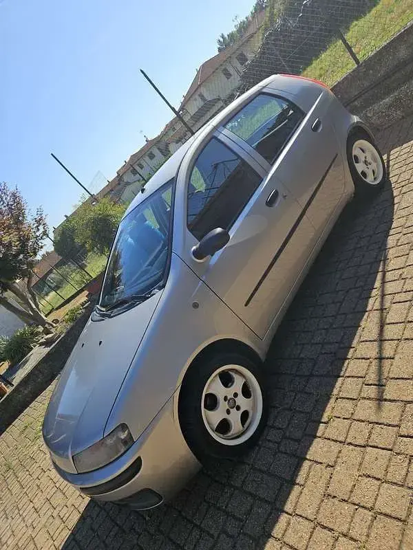Usata Fiat Punto 60 CV (44 kW) 2001 Utilitaria