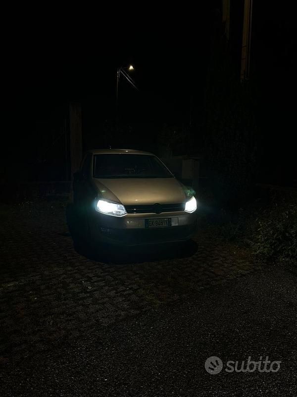 Usata VW Polo 75 CV (55 kW) 2011 Grigio Berlina