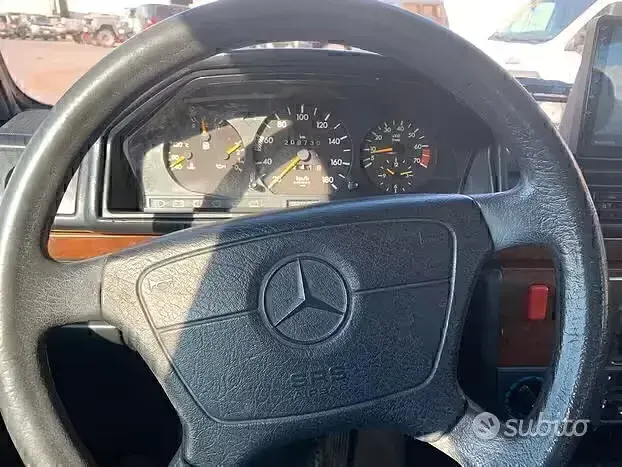 Usata Mercedes G300 174 CV (127 kW) 1992 Grigio SUV