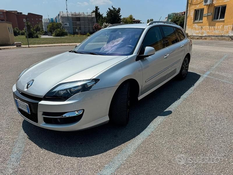 Usata Renault Laguna III 175 CV (128 kW) 2011 Grigio Station wagon