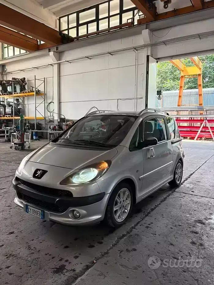 Usata Peugeot 1007 68 CV (50 kW) 2005 Grigio Monovolume