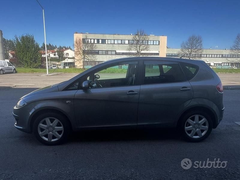 Usata Seat Altea Stylance 105 CV (77 kW) 2007 Grigio Monovolume