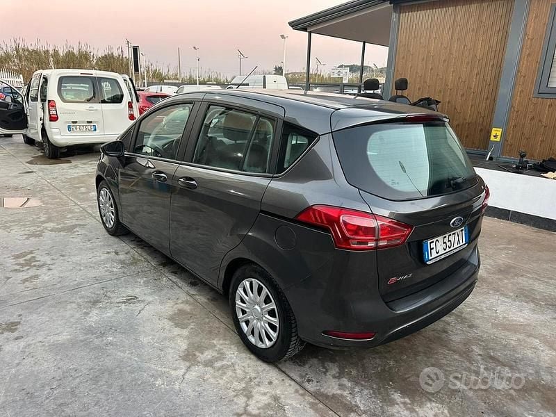 Usata Ford B-MAX Titanium 90 CV (66 kW) 2016 Grigio Monovolume