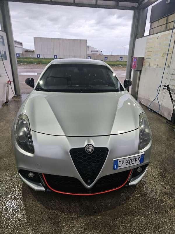 Usata Alfa Romeo Giulietta Distinctive 140 CV (102 kW) 2013 Utilitaria