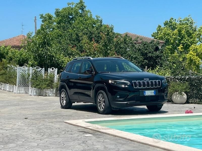 Nero Usata 2019 Jeep Cherokee SUV | 18.000 € (Buon prezzo) - Immagine 1/1