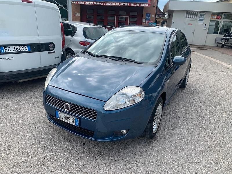 Usata Fiat Grande Punto 77 CV (56 kW) 2007 Blu Utilitaria