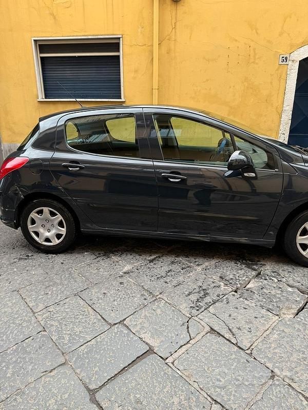 Usata Peugeot 308 90 CV (66 kW) 2010 Berlina