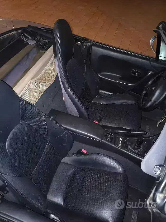 Usata Mazda MX5 110 CV (80 kW) 2000 Grigio Cabrio