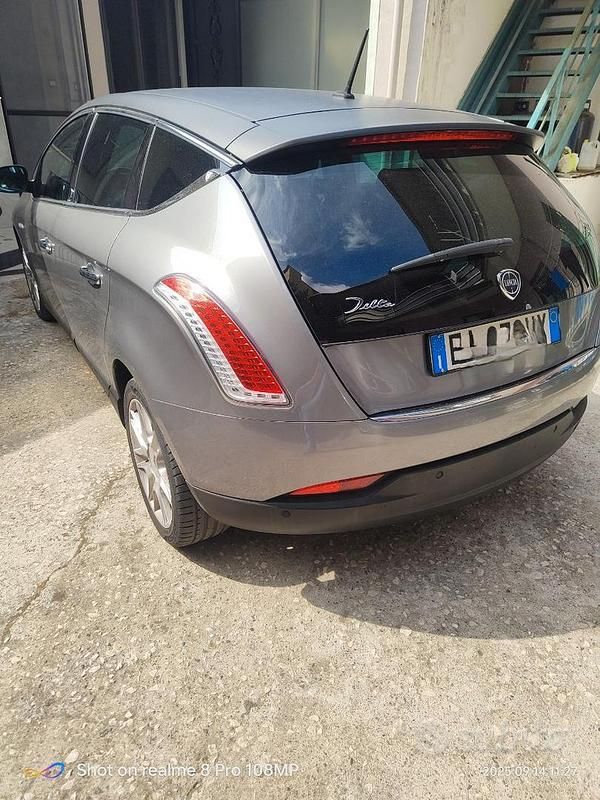 Usata Lancia Delta 120 CV (88 kW) 2010 Grigio Utilitaria
