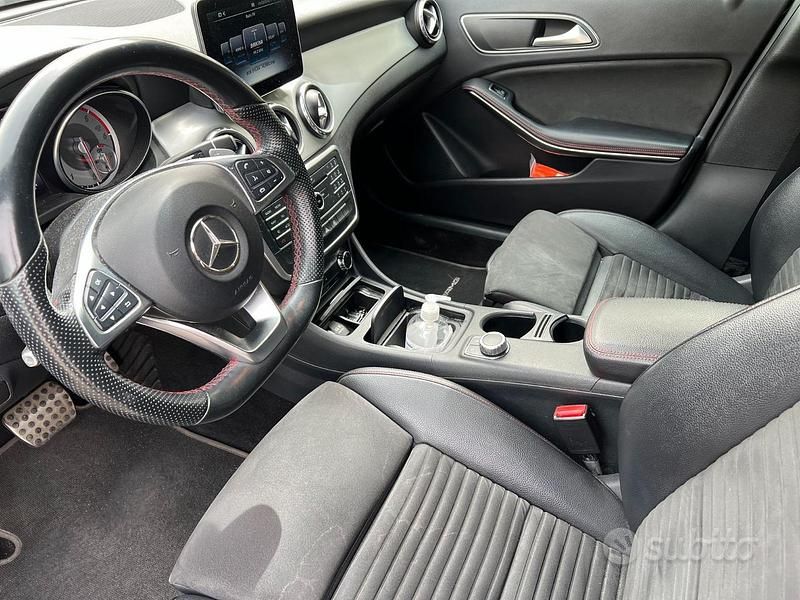 Usata Mercedes GLA200 AMG 109 CV (80 kW) 2017 Nero SUV
