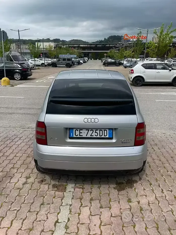 Usata Audi A2 Design 75 CV (55 kW) 2003 Grigio Utilitaria