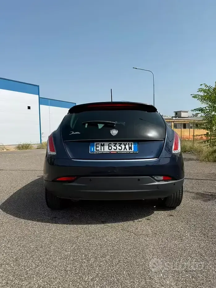 Usata Lancia Delta 105 CV (77 kW) 2012 Bluazzurro Utilitaria