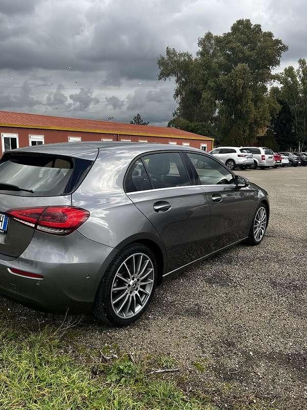 Usata Mercedes CLA180 Edition 116 CV (85 kW) 2018 Grigio Berlina