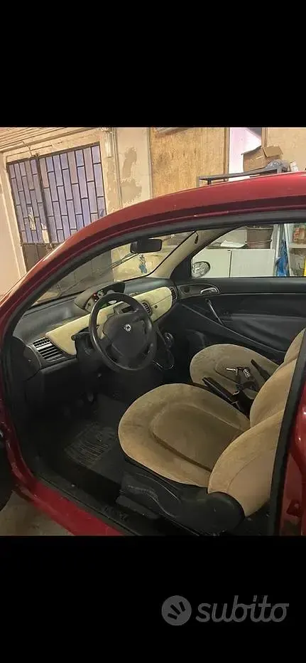 Usata Lancia Ypsilon 80 CV (58 kW) 2003 Rosso Utilitaria