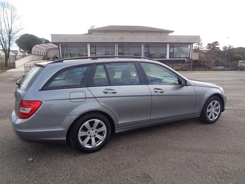 Usata Mercedes C180 120 CV (88 kW) 2013 Grigio Station wagon